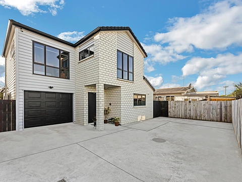 Papakura 4房  4 Bedroom Freestanding Townhouse