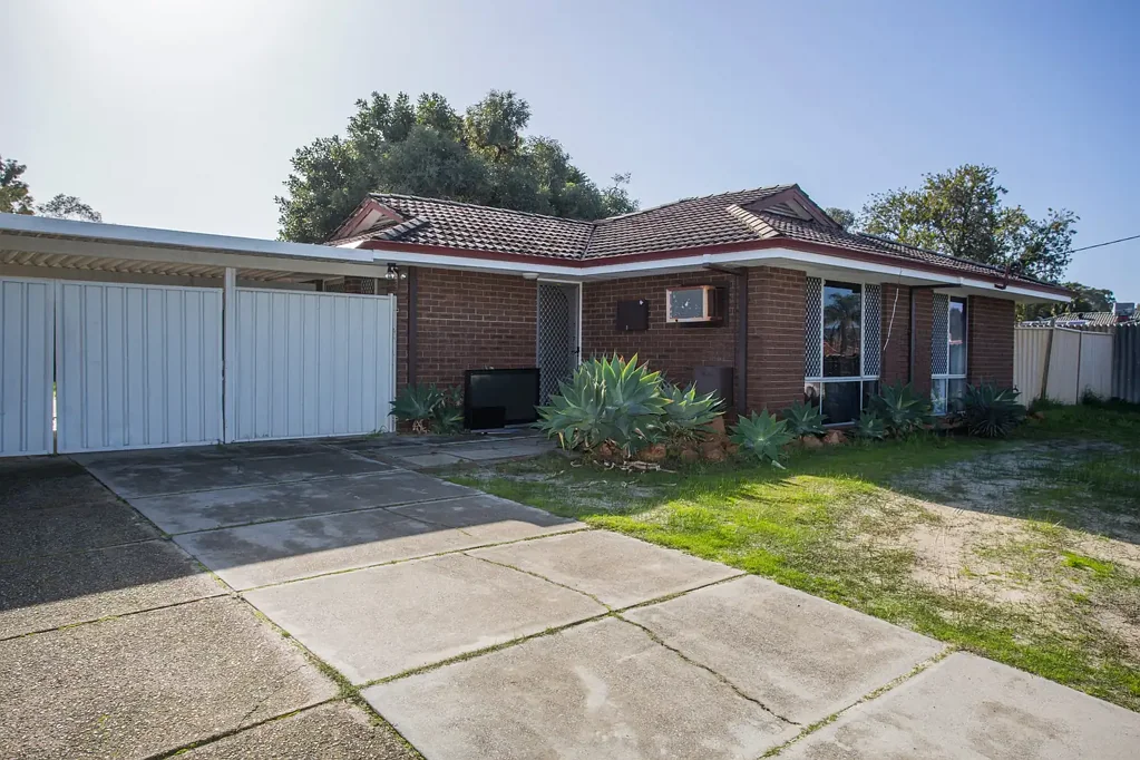 21 Tewson Road, Camillo, WA 6111