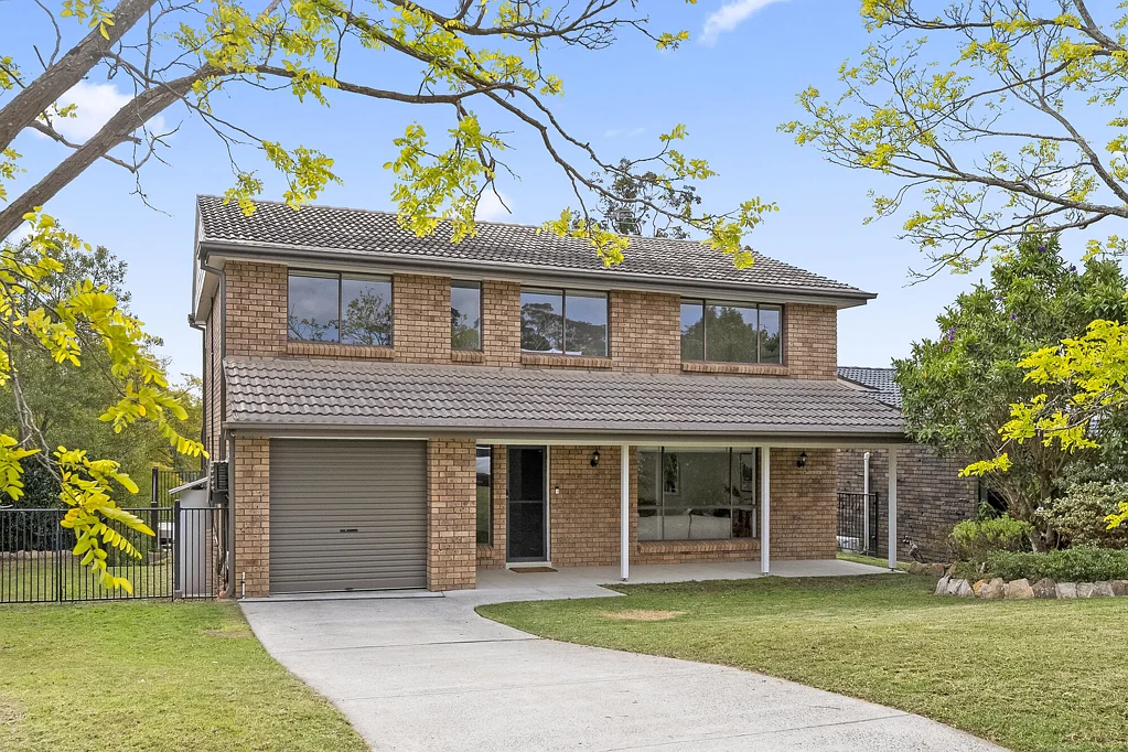 Westleigh 4 Bedroom One owner from the beginning, refreshed with a contemporary point of view