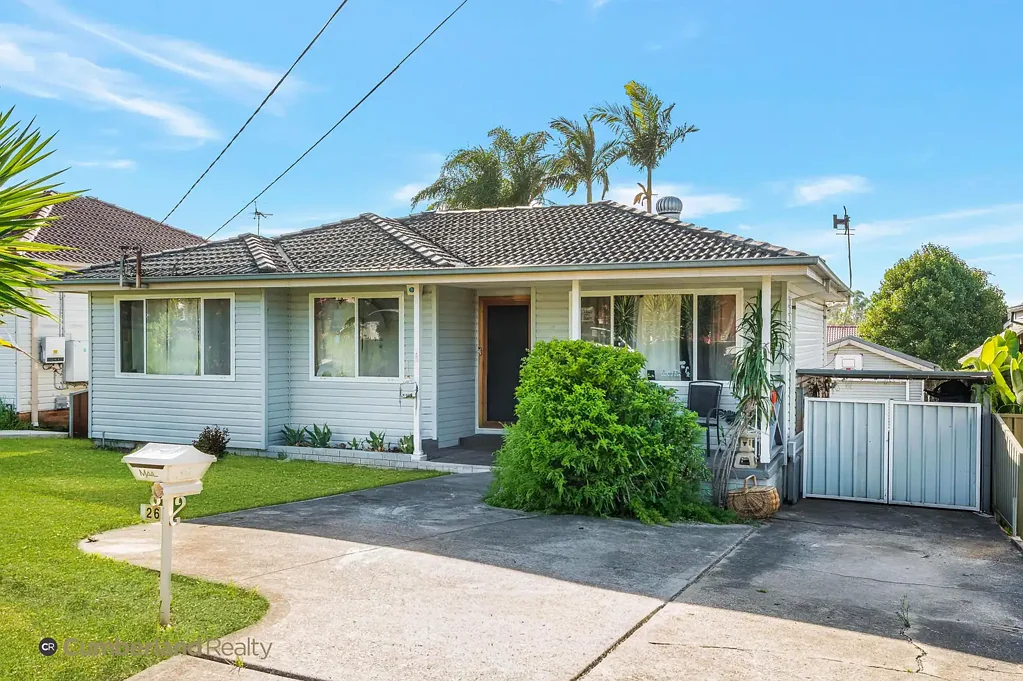 Greystanes Greystanes理想位置 三卧独立客餐 后侧阳光房 双车锁闭车库 成熟社区近享 Renovate, Invest or Build Your Dream Home