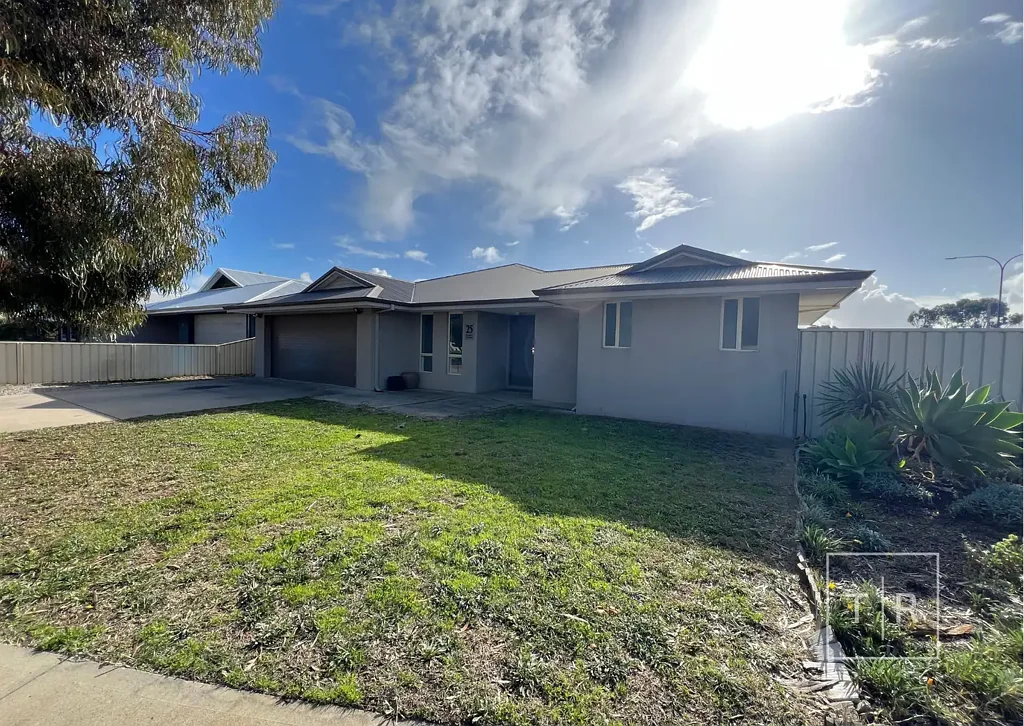 25 Dauphin Crescent, Castletown, WA 6450