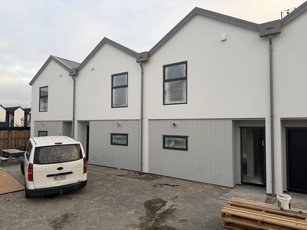 Richmond 2房  Last One, Unbeatable Location Sells It!