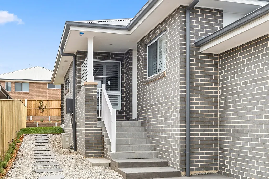 Two bedroom granny flat located in a quiet, elevated position
