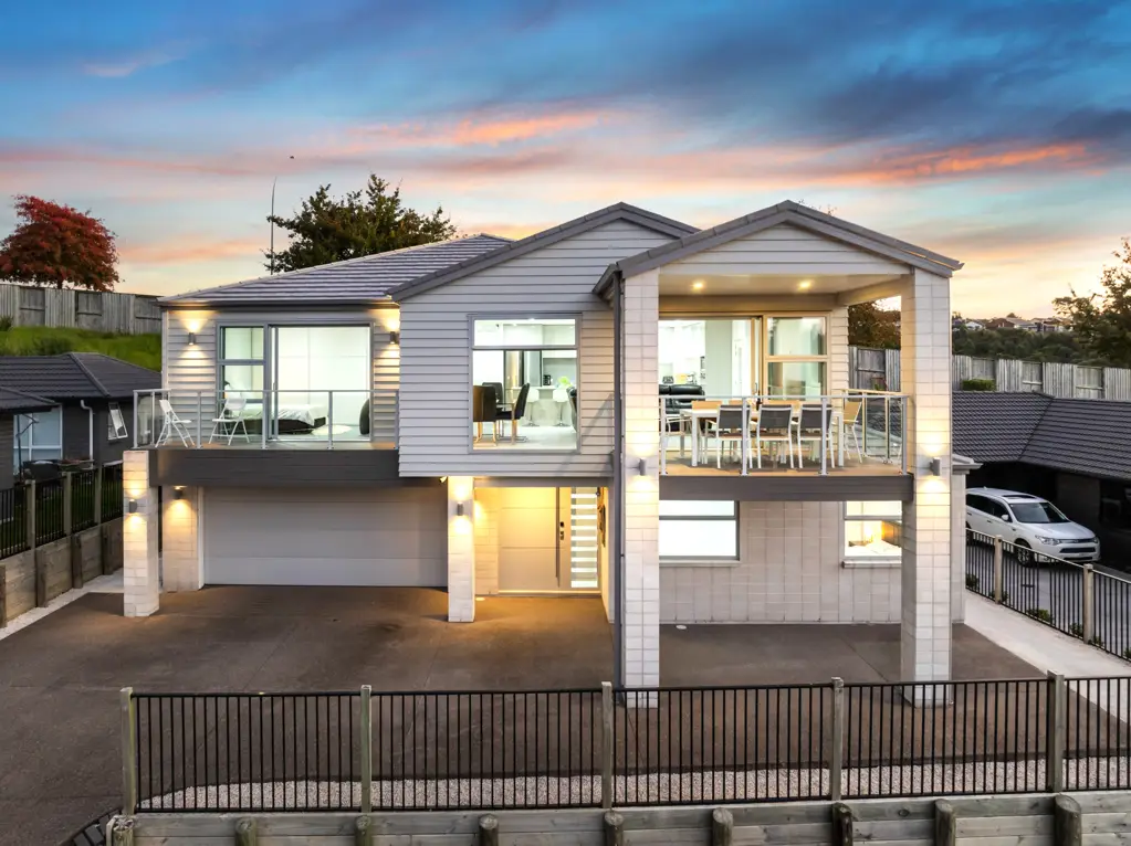 Pyes Pa 6 Bedroom Luxurious Multi-Generational Haven
