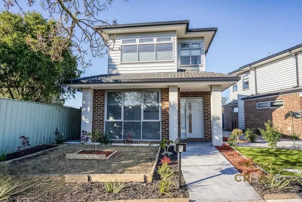 CONVENIENT HOME FOR FAMILY