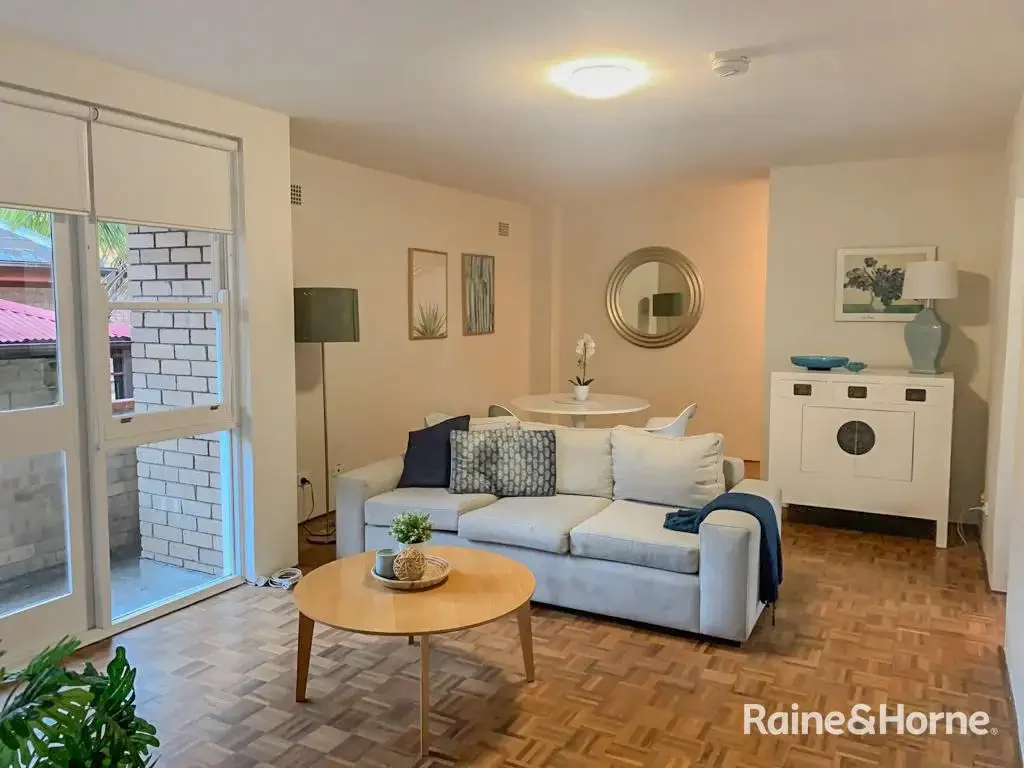 Perfectly Located Furnished Two Bedroom Apartment in the heart of Randwick