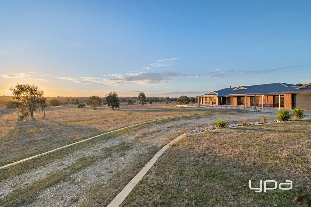 Smythesdale 4 Bedroom 27 ACRES OF POSSIBILITY - LIFESTYLE, SPACE AND COMFORT JUST MINUTES FROM BALLARAT