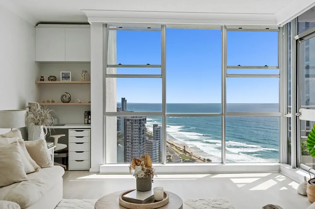 Surfers Paradise 2غرفة نوم Sophisticated Sub-Penthouse | Coveted Coastal Lifestyle | Spectacular Views