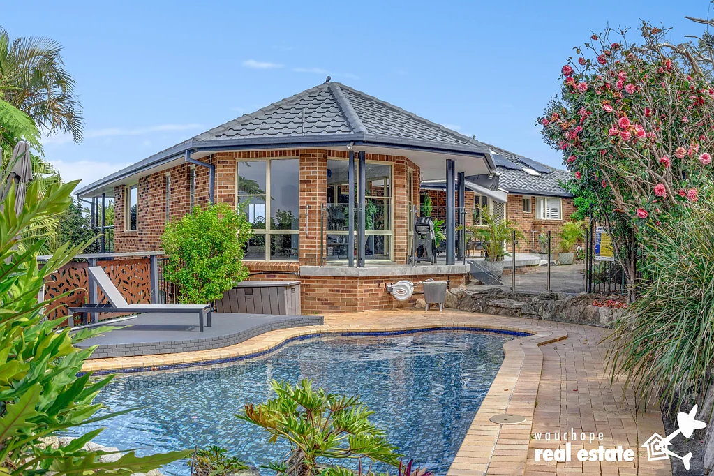 Port Macquarie 4Phòng ngủ Substantial sized home with ocean views