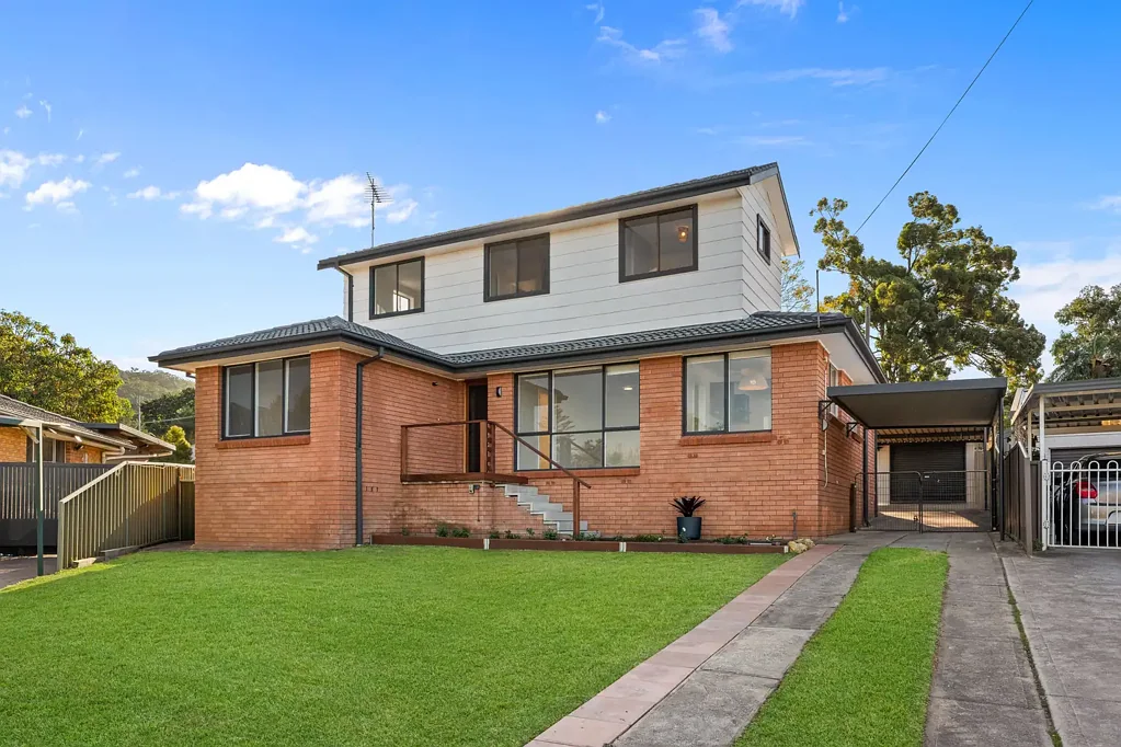 Emu Plains 5બેડરૂમ RARE DUAL LOT INVESTMENT OPPORTUNITY WITH TEENAGE RETREAT