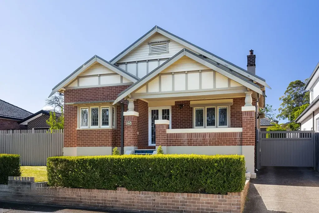 Croydon 4Kwarto Flawlessly updated Californian bungalow set on a manicured 803sqm parcel | No heritage or conservation affectation