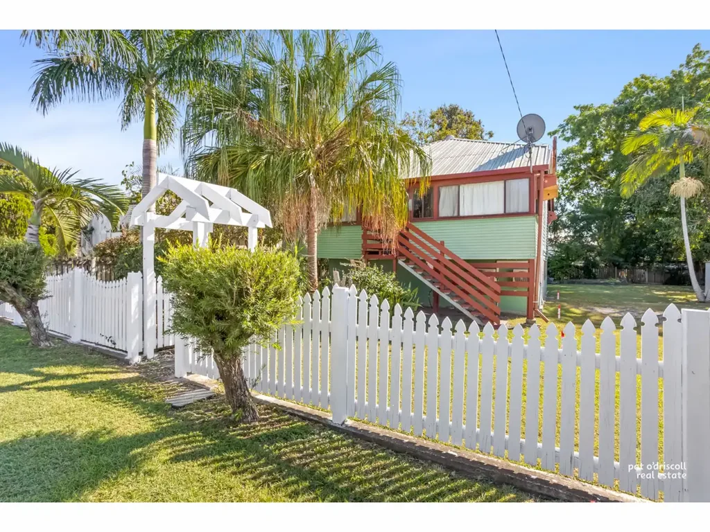Allenstown 3房  Character, Convenience, and a Whole Lot of Potential!