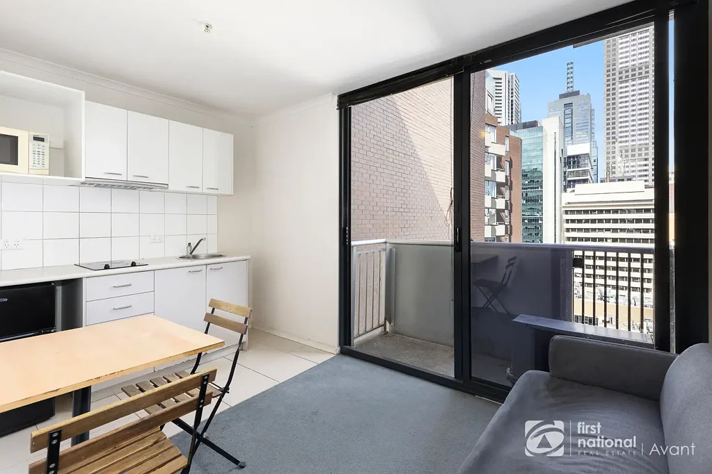 Stylish 2-Bedroom Apartment in the Heart of Melbourne