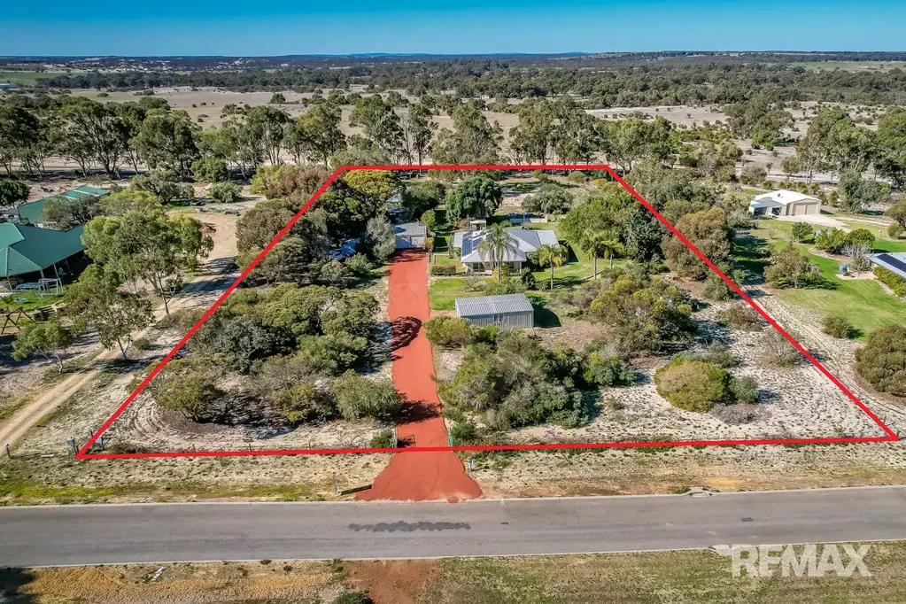 Gabbadah 4房  Feature Packed 4x2 on 2.7 acres