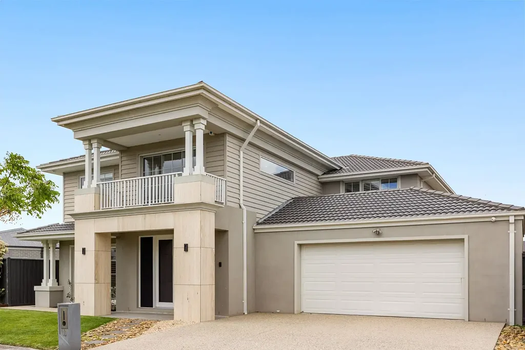 10 Bluebank Avenue, Clyde North, VIC 3978