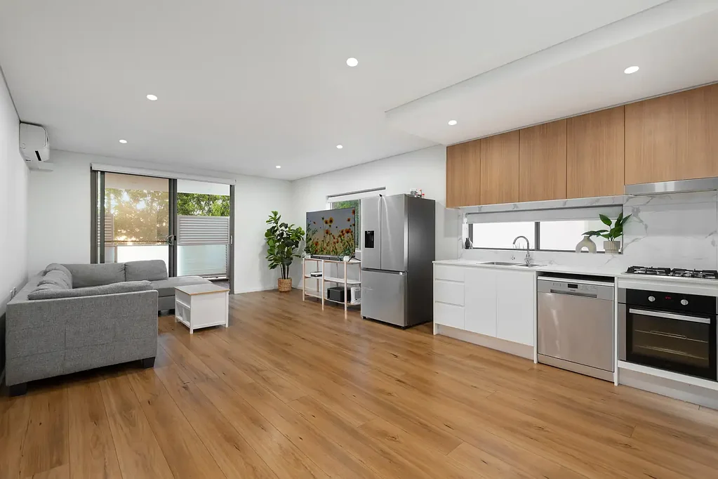 Roselands 2कमरा Classy Modern Pad Offers Luxury Living from Super-Central Address