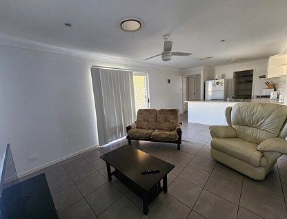 8 Austin Crescent, Moura, QLD 4718, 4 ਕਮਰੇ, 2 ਬਾਥਰੂਮ, House