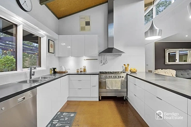 37-39 Burns Street, Spring Gully, VIC 3550, 4 habitaciones, 2 baños, House