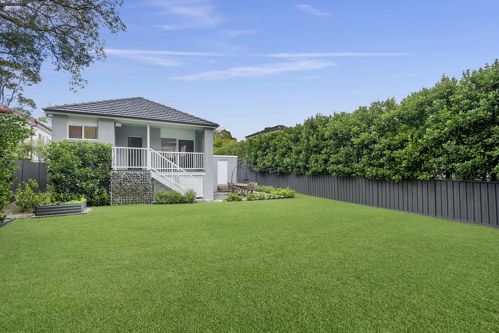 West Pymble 4Kwarto Family Living with Future Potential in West Pymble