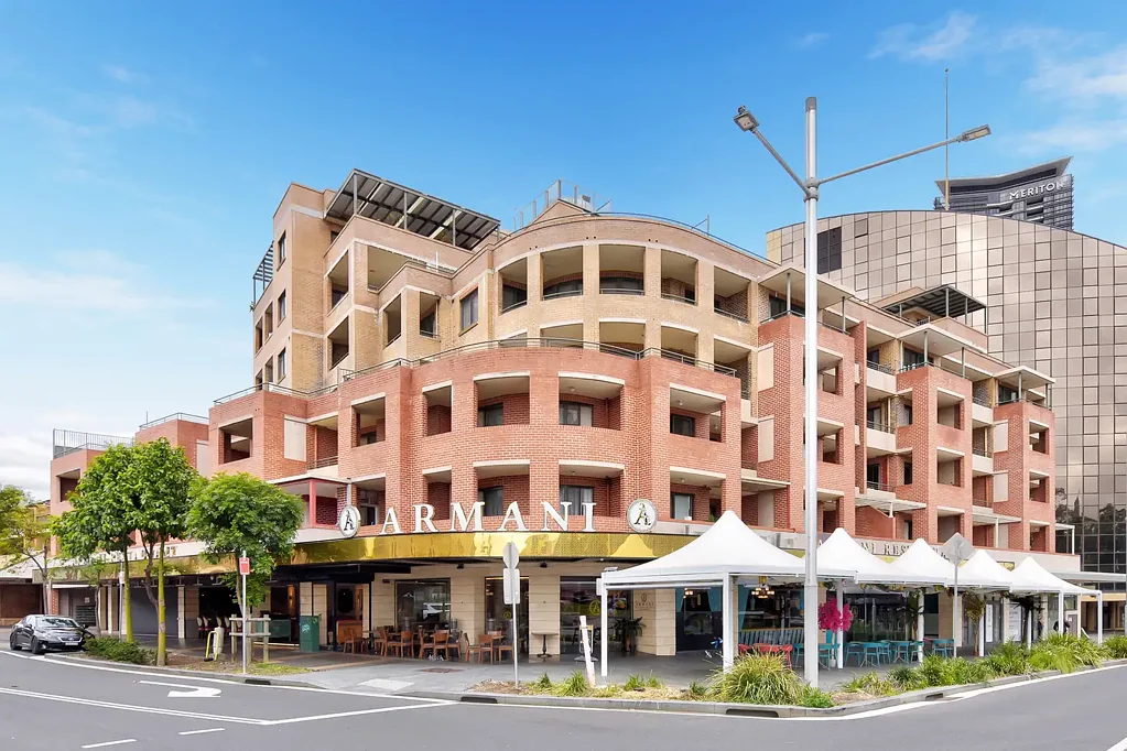 Parramatta 1房 新轻轨旁 40米即达 精装一居室 安全中心位 低维护设计 私人阳台 览景学习角 安全车位 便捷生活 Lifestyle Convenience & Vibrance - Central CBD Living