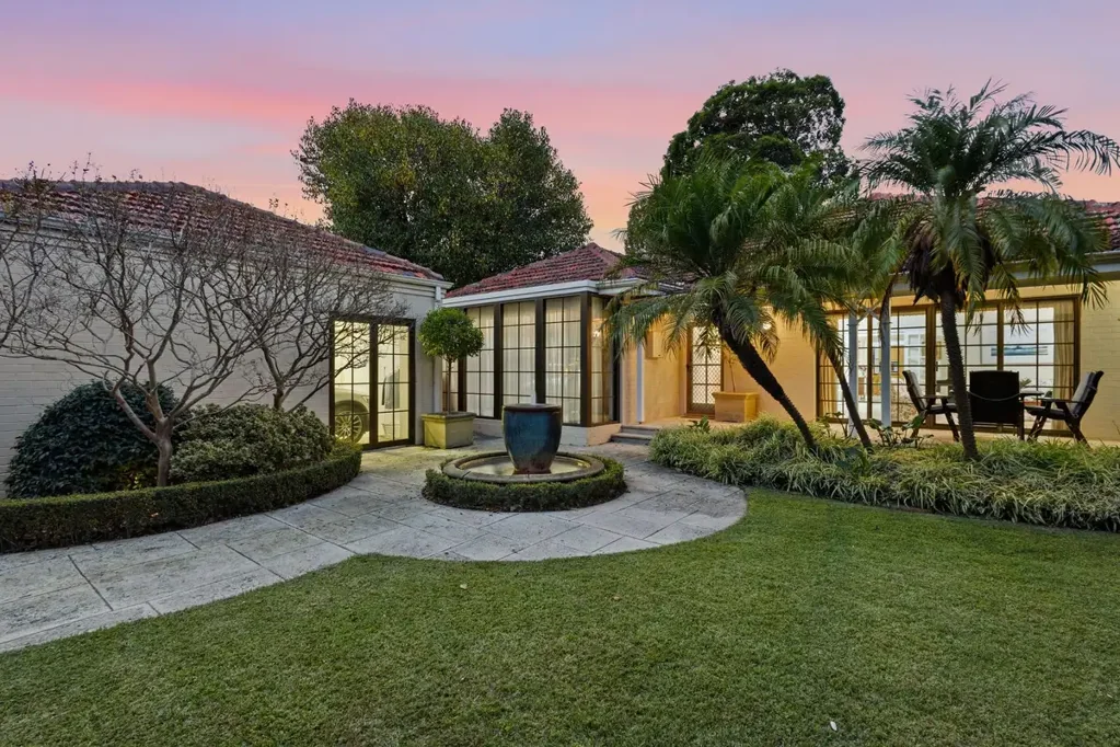 Applecross 4房  EXTENDED & RENOVATED APPLECROSS CHARACTER