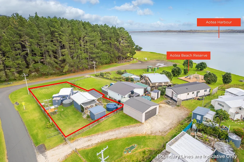 Kawhia 3 Slaapkamer Versatility, views, and location!