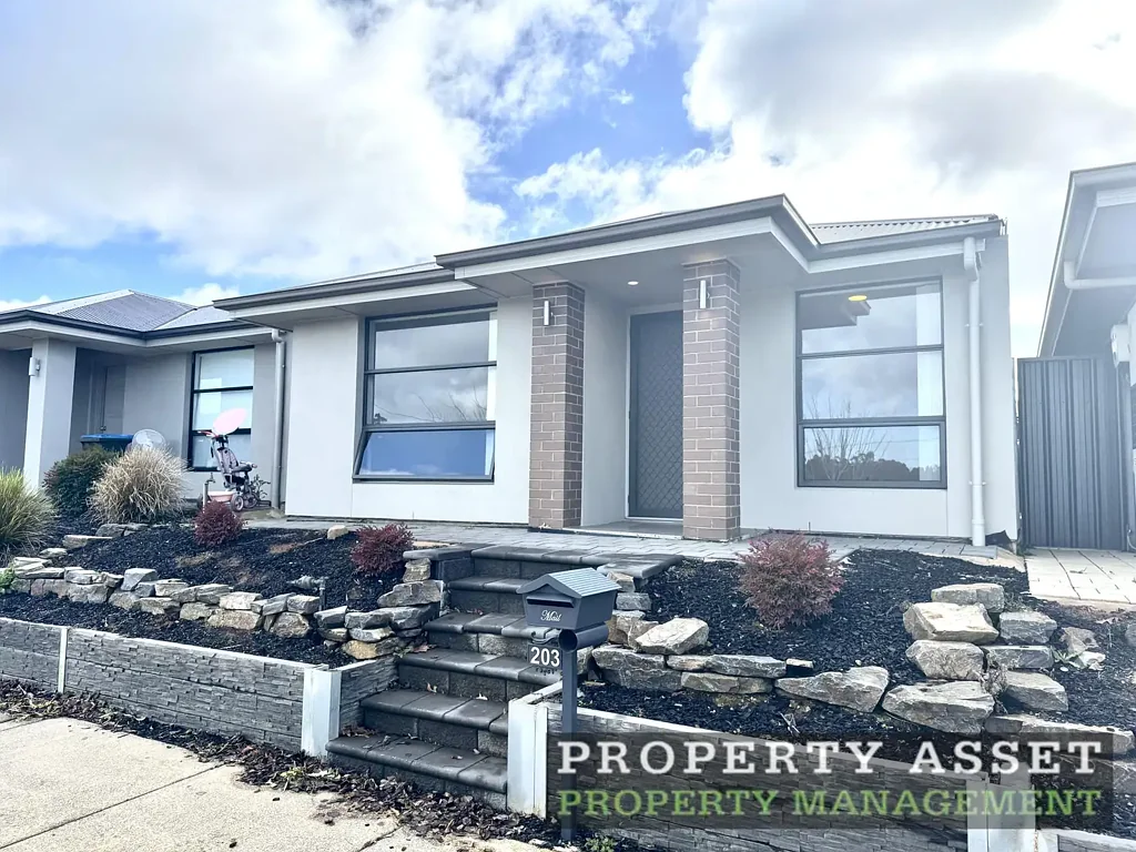 Three Bedroom Family  Home With SOLAR