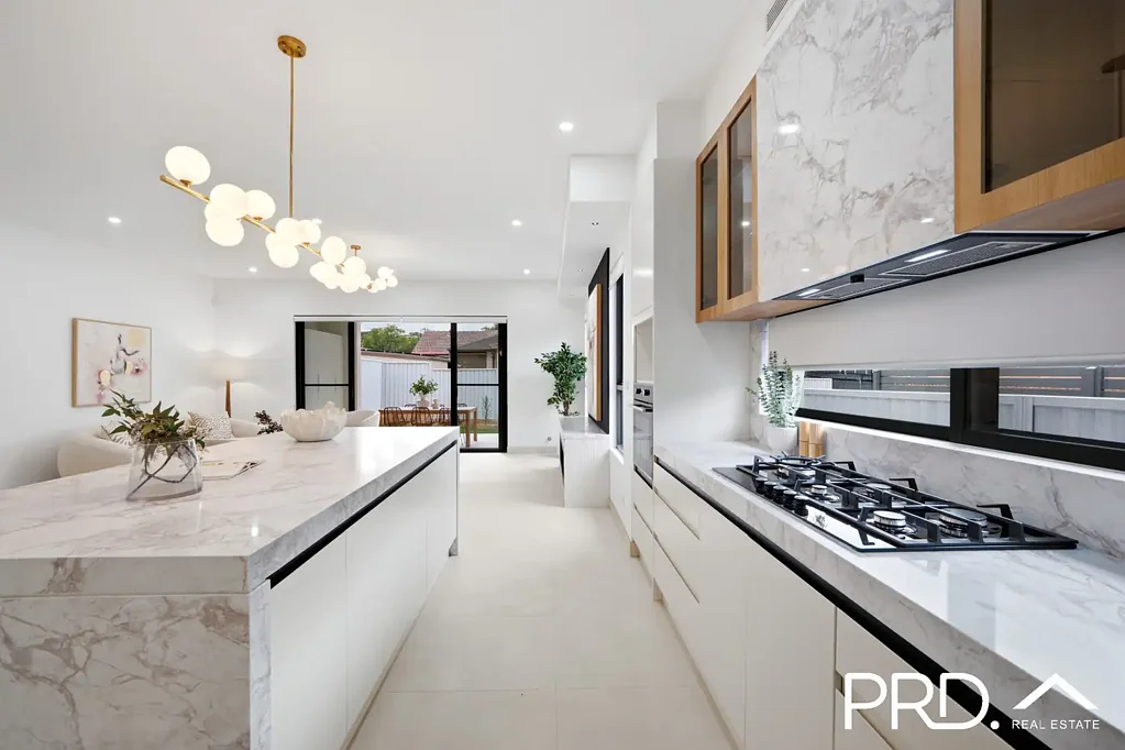 Chester Hill 5બેડરૂમ BRAND NEW, SEMI-DETACHED, 5 BEDROOM DESIGNER HOME