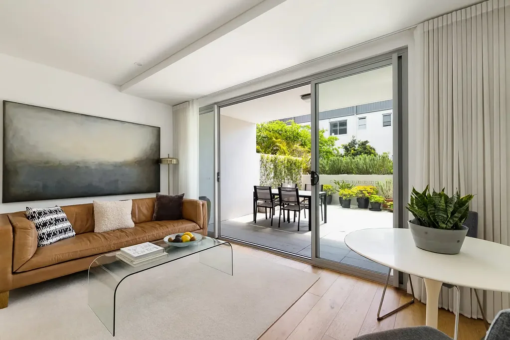 St Peters 2房 带朝北露台的宽敞居所 A spacious retreat with north-facing terrace