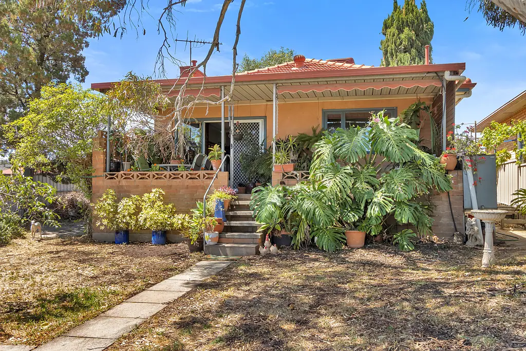 7 Montrose Avenue, Clearview, SA 5085
