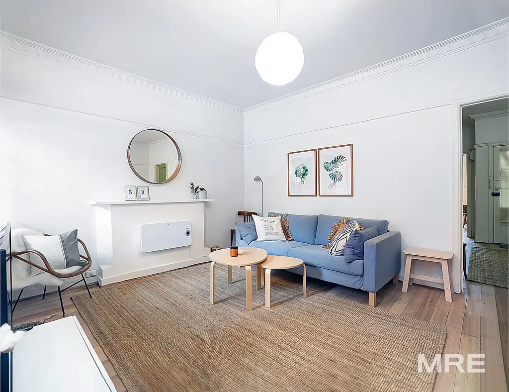 Oversized furnished apartment