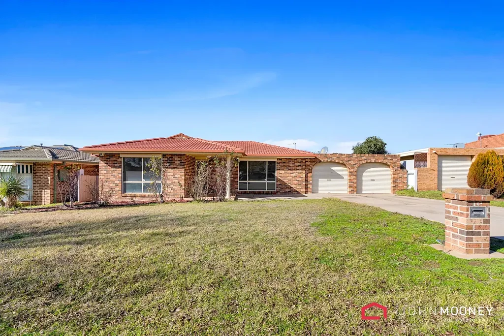 106 Dalman Parkway, Glenfield Park, NSW 2650