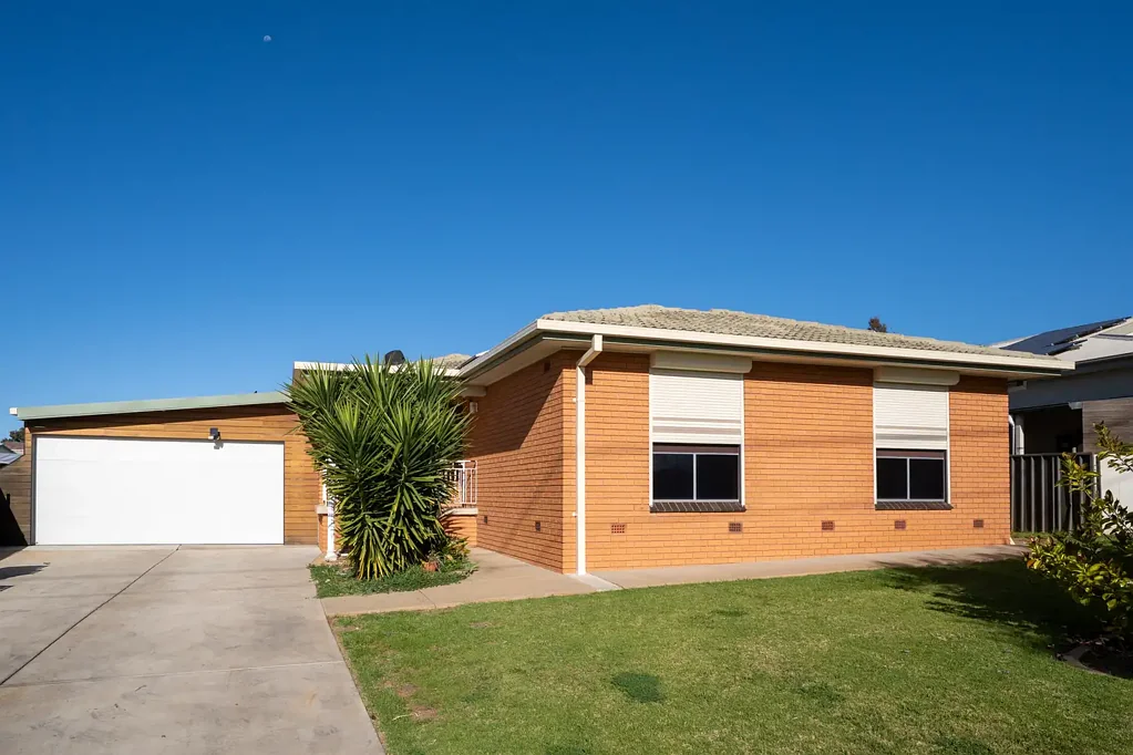 Spacious Family Home in Quiet Forest Hill Setting