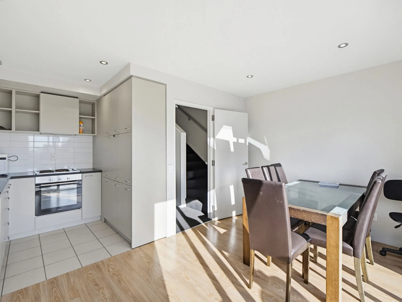 Addington 5房  Five-Bedroom Flexibility - Investment Opportunity