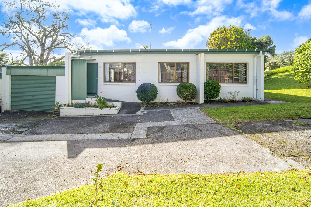 1/39 Cliff View Drive, Green Bay, Waitakere City, Auckland