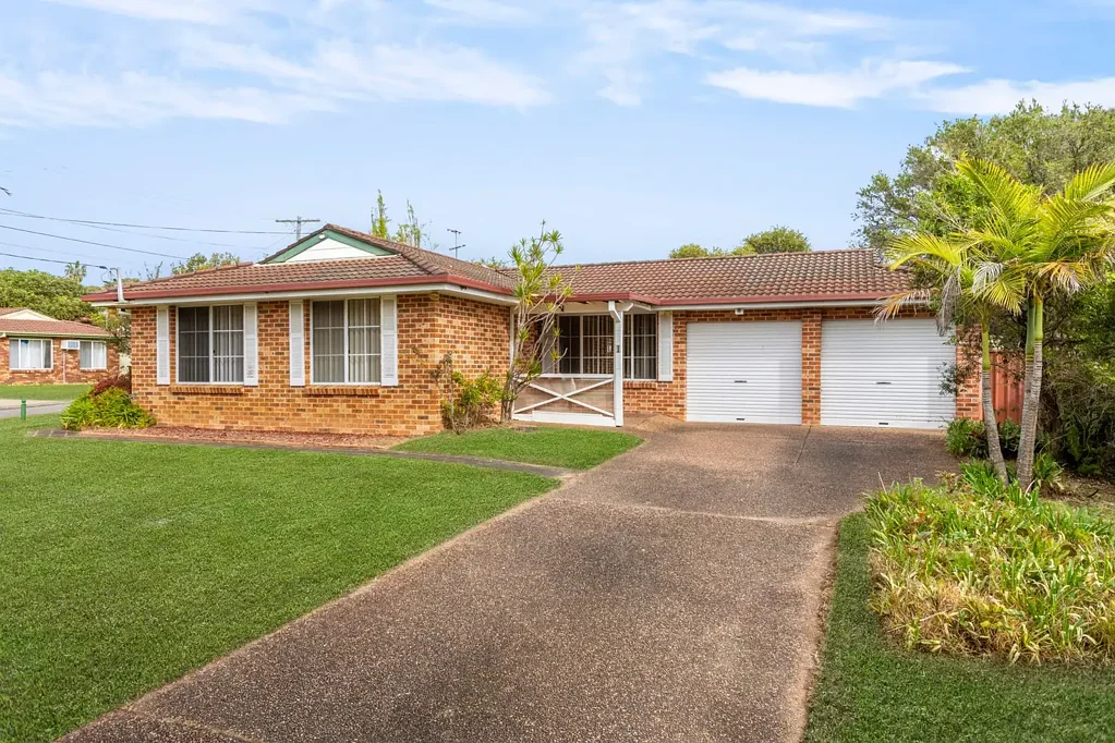 1 Richmond Close, Bateau Bay, NSW 2261