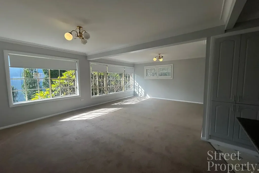 Spacious unit - Only a short stroll to the beach!