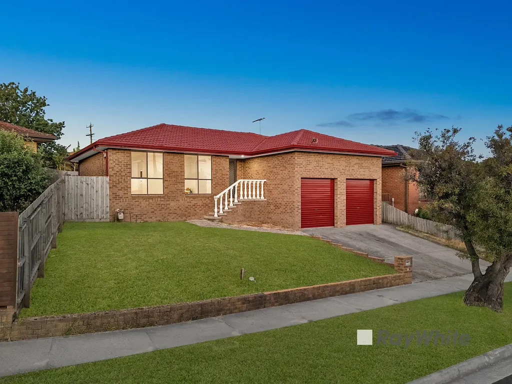 Dandenong North 4ਬੈੱਡਰੂਮ Spacious Family Living in a Quiet Court Location