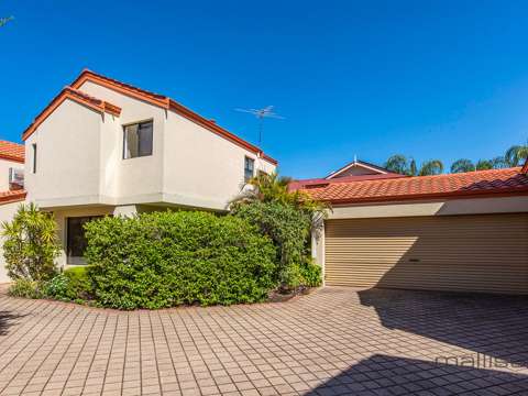 TOWNHOUSE IN FANTASTIC LOCATION