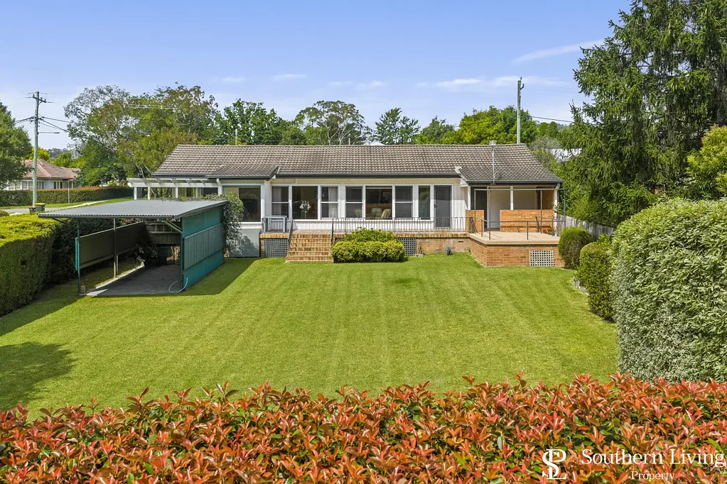 Mittagong 3 Slaapkamer Rare Lakeside Home for sale in the heart of Mittagong