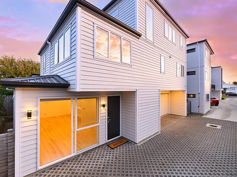 Mount Albert 5房  Charming Family Home in Prime Location