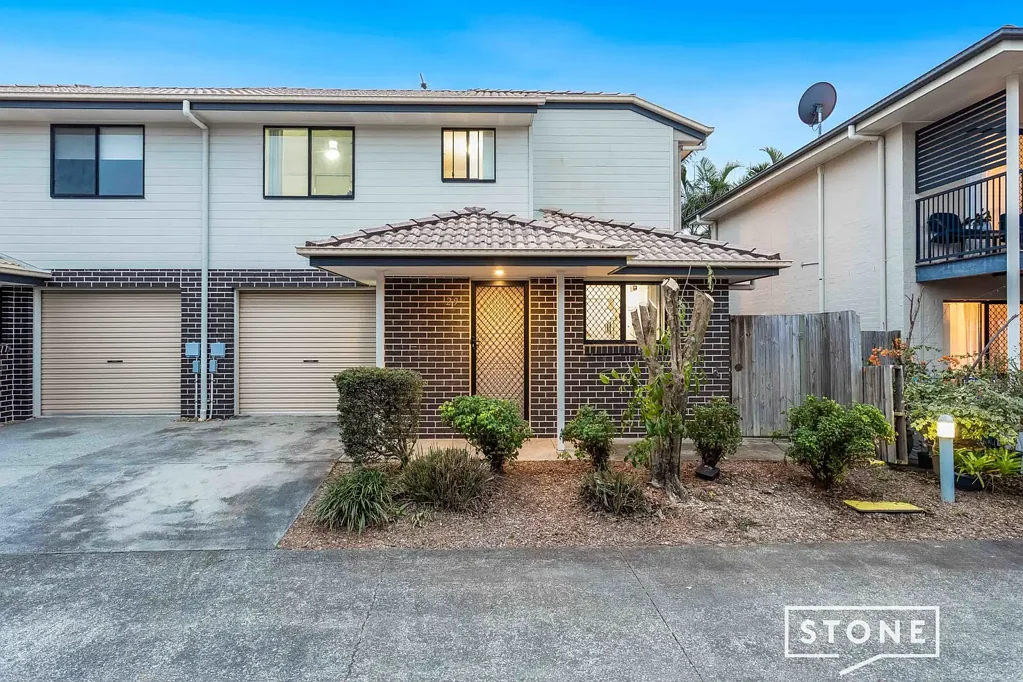 Kallangur 3 Bedroom Modern 3-Bedroom Townhouse in Prime Location