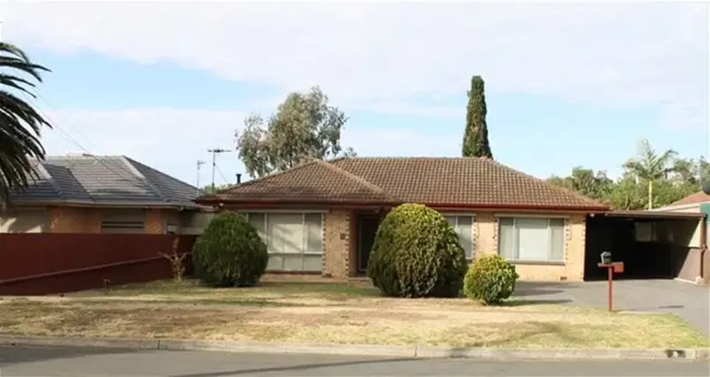 Three bedroom house in quiet street