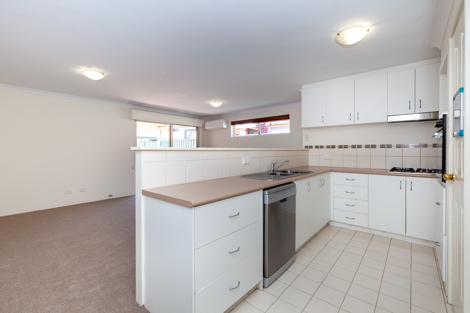 24 ARAGON CT, ARMADALE WA 6112, 0 Kuwarto, 0 Banyo, House