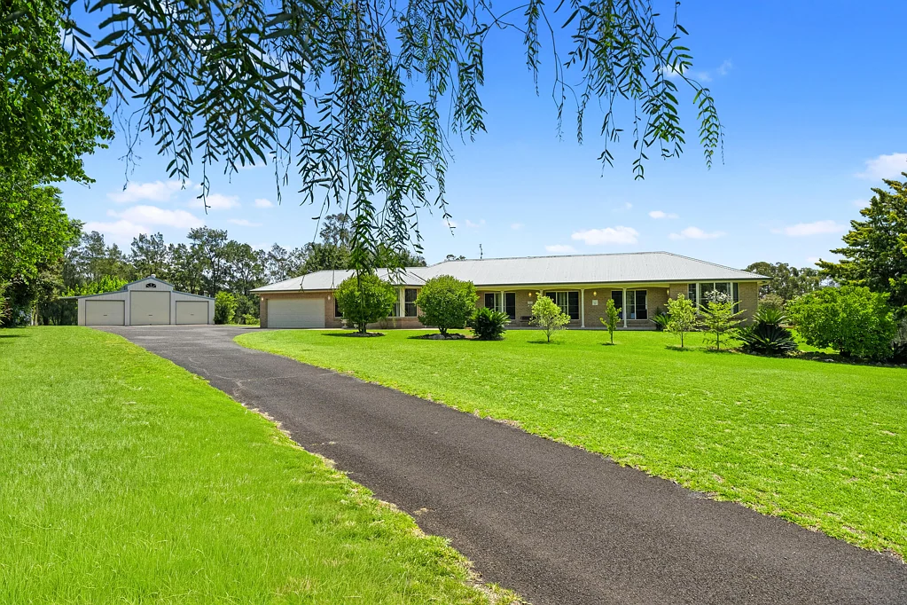 East Kurrajong 4 Slaapkamer Immaculate Presentation - Move-In Ready Perfection - Book Your Inspection Today!