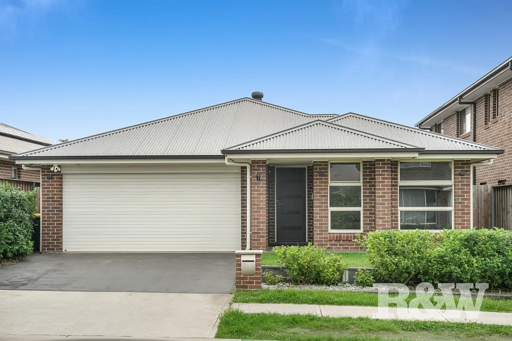 7 Hester Avenue, Claymore, NSW 2559