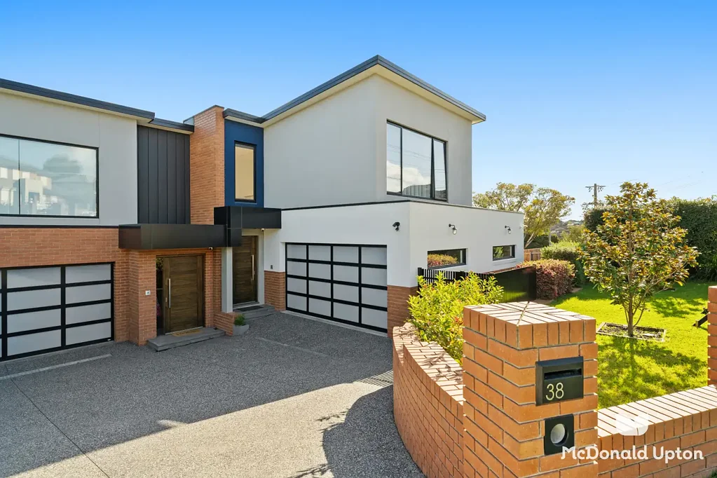 Essendon West 4ਬੈੱਡਰੂਮ Executive Entertainer by the River