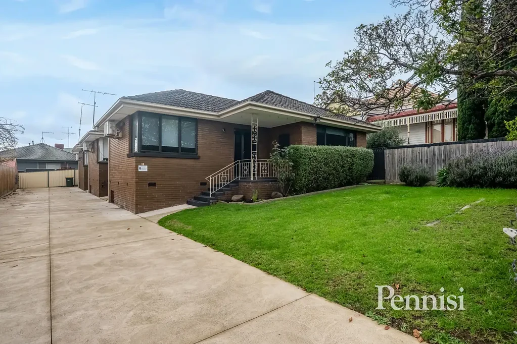 FOR LEASE BY PENNISI