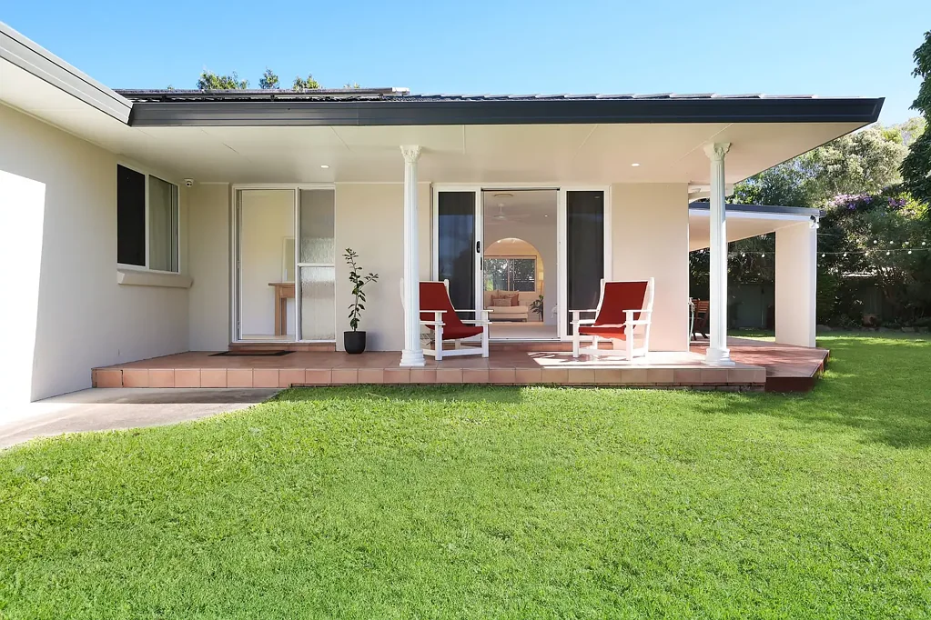 Burleigh Waters 3Moenga Space, Lifestyle & Endless Potential in Prime Burleigh Waters Location