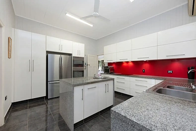 2 Claude Street, West End, QLD 4810, 4 slaapkamers, 2 badkamers, House